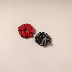 Handmade rubber band/scrunchies (set of 2) 135 - handcrafted