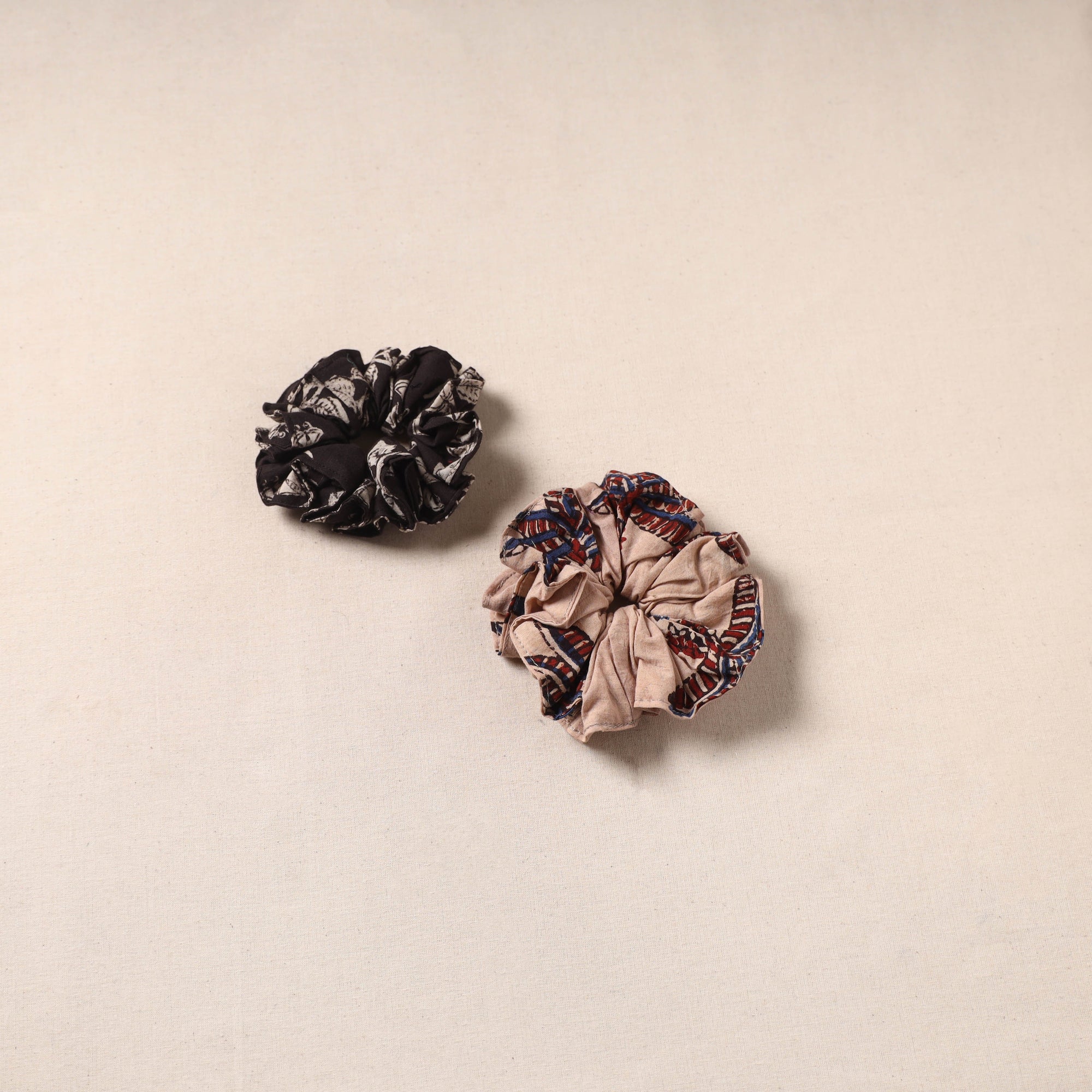 Handmade rubber band/scrunchies (set of 2) 144 - handcrafted