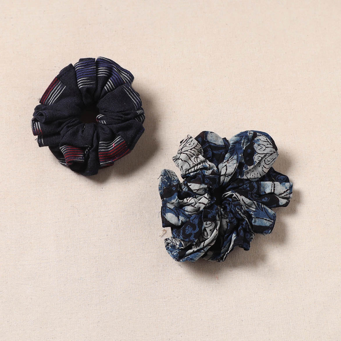 Handmade rubber band/scrunchies (set of 2) 154 - handcrafted