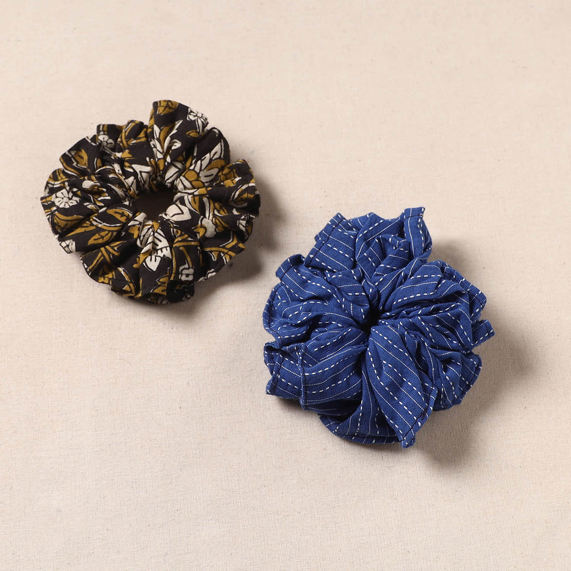 Handmade rubber band/scrunchies (set of 2) 161 - handcrafted