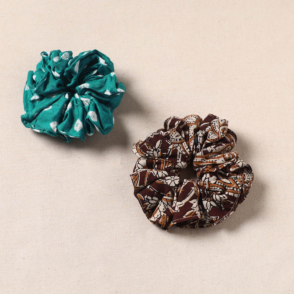 Handmade rubber band/scrunchies (set of 2) 164 - handcrafted