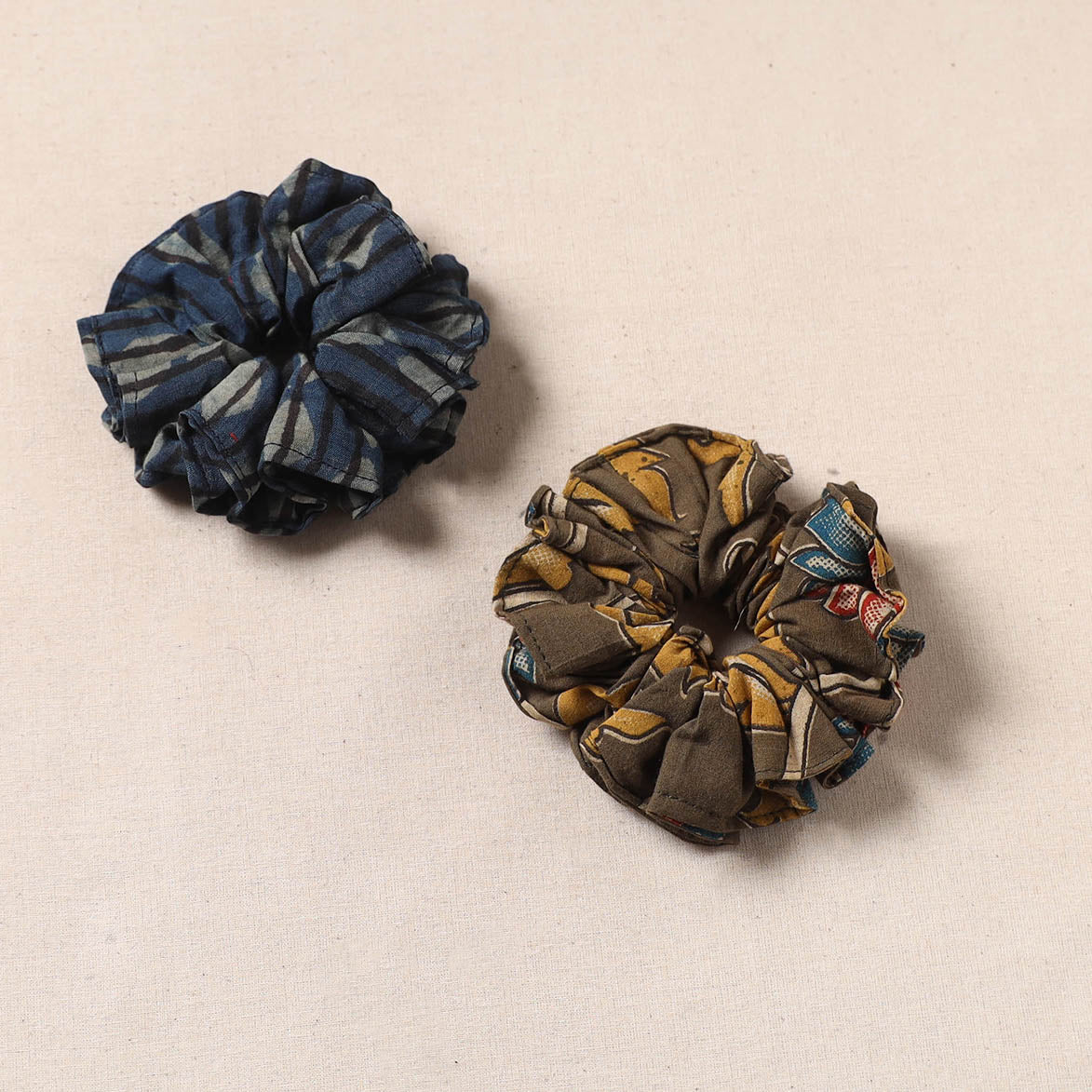 Handmade rubber band/scrunchies (set of 2) 169 - handcrafted