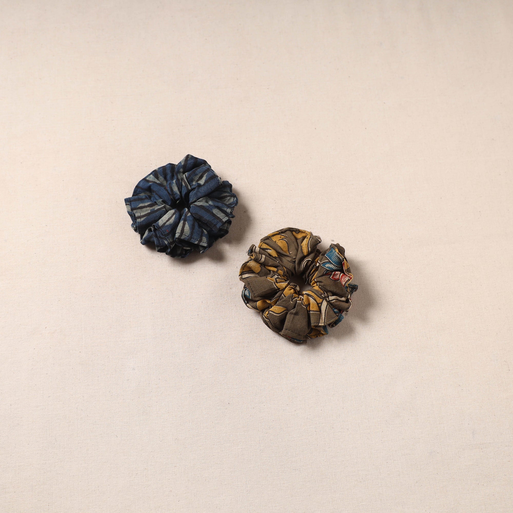 Handmade rubber band/scrunchies (set of 2) 169 - handcrafted