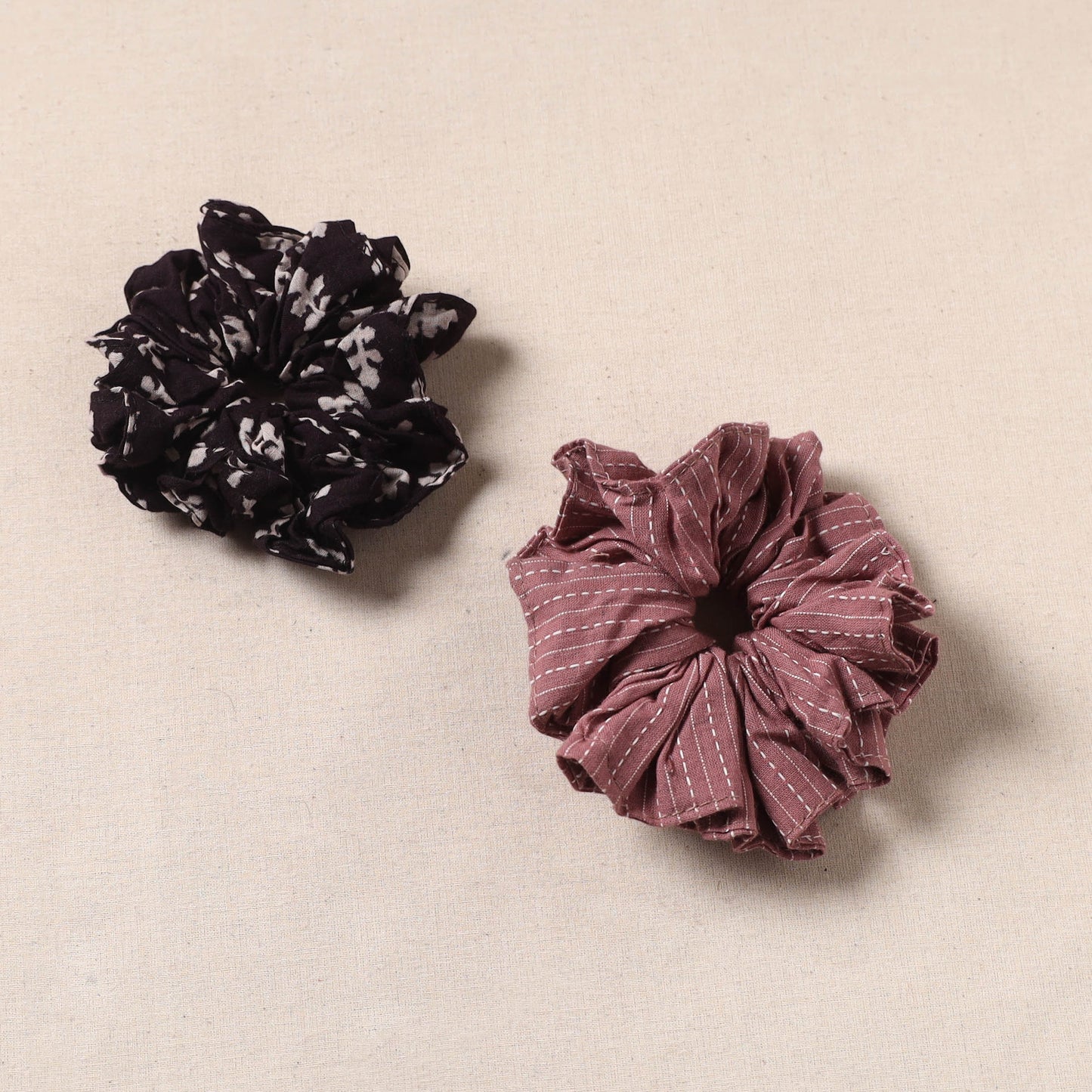 Handmade rubber band/scrunchies (set of 2) 170 - handcrafted