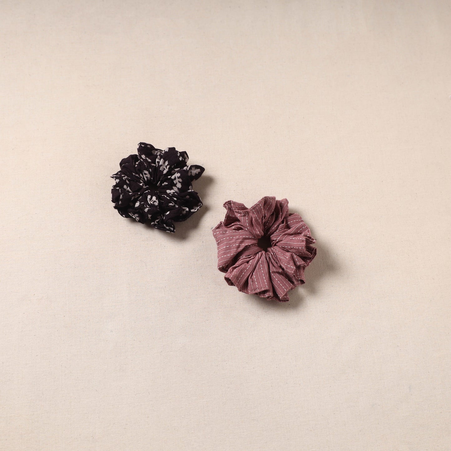 Handmade rubber band/scrunchies (set of 2) 170 - handcrafted