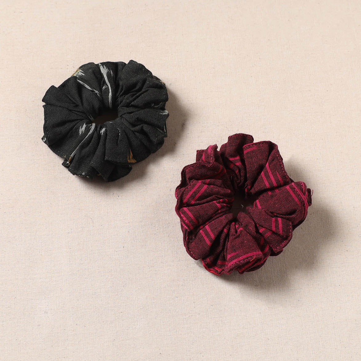 Handmade rubber band/scrunchies (set of 2) 172 - handcrafted