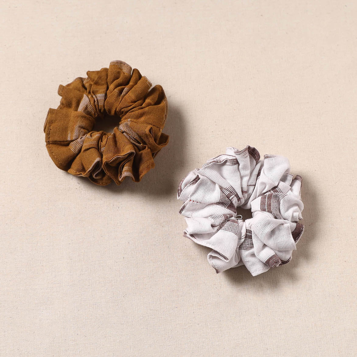 Handmade rubber band/scrunchies (set of 2) 174 - handcrafted