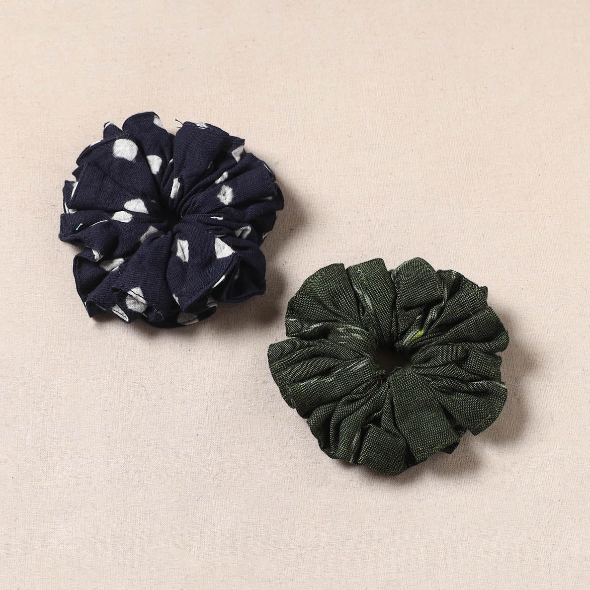 Handmade rubber band/scrunchies (set of 2) 181 - handcrafted