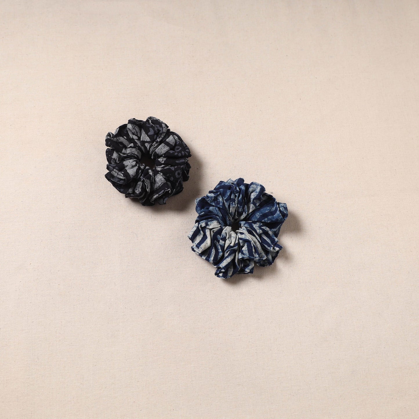 Handmade rubber band/scrunchies (set of 2) 182 - handcrafted