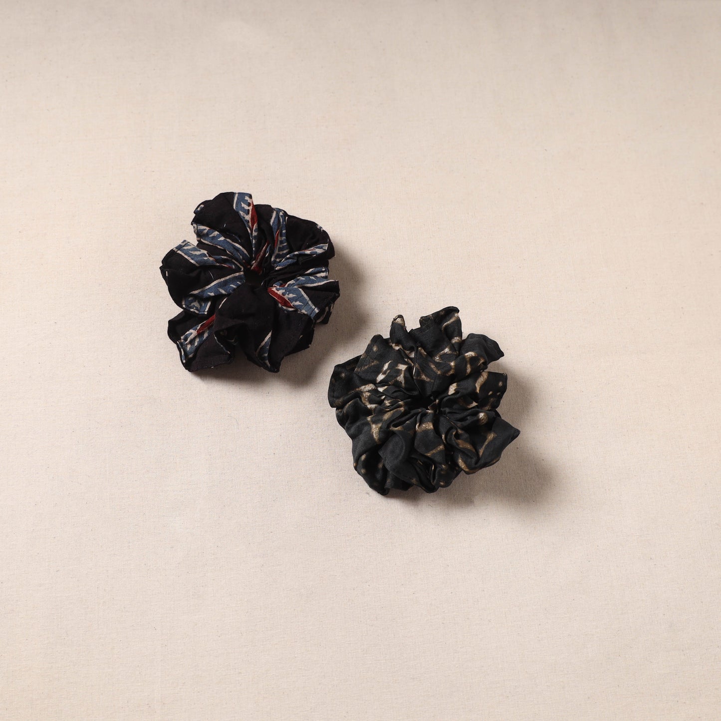 Handmade rubber band/scrunchies (set of 2) 183 - handcrafted
