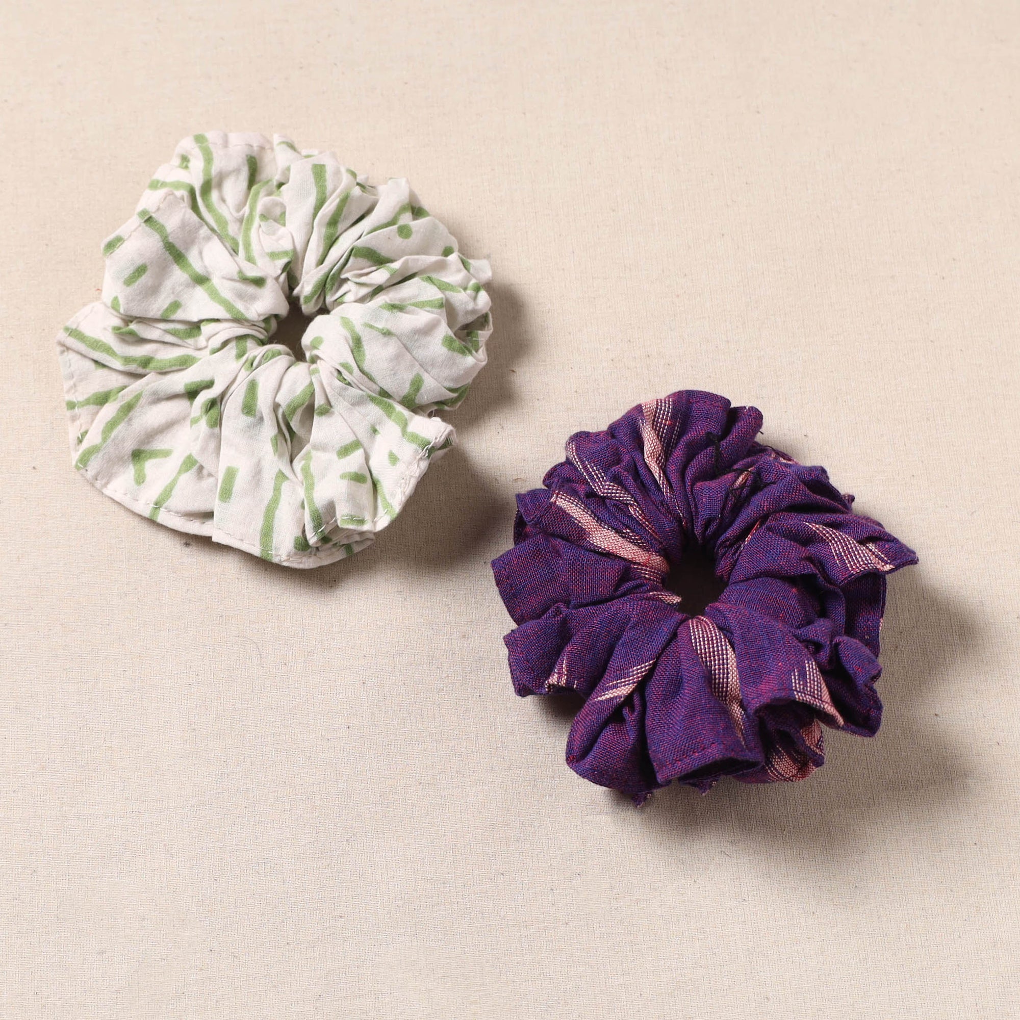 Handmade rubber band/scrunchies (set of 2) 184 - handcrafted