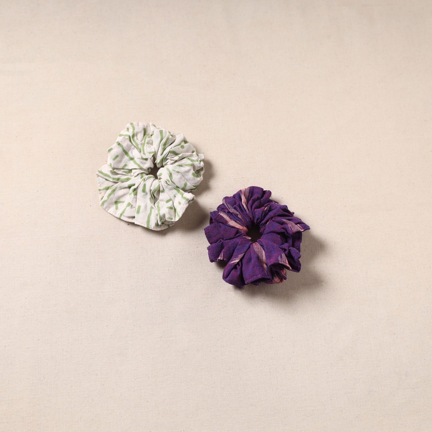 Handmade rubber band/scrunchies (set of 2) 184 - handcrafted