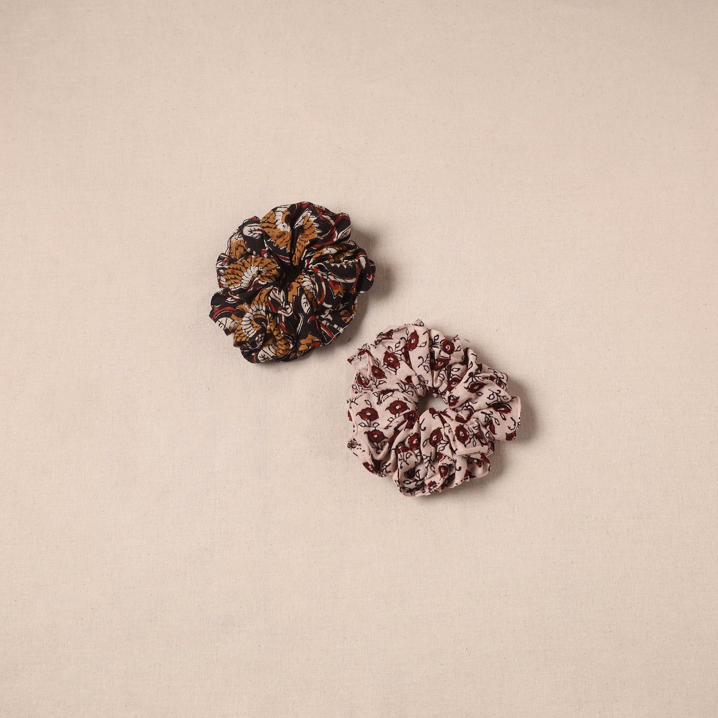 Handmade rubber band/scrunchies (set of 2) 25 - handcrafted
