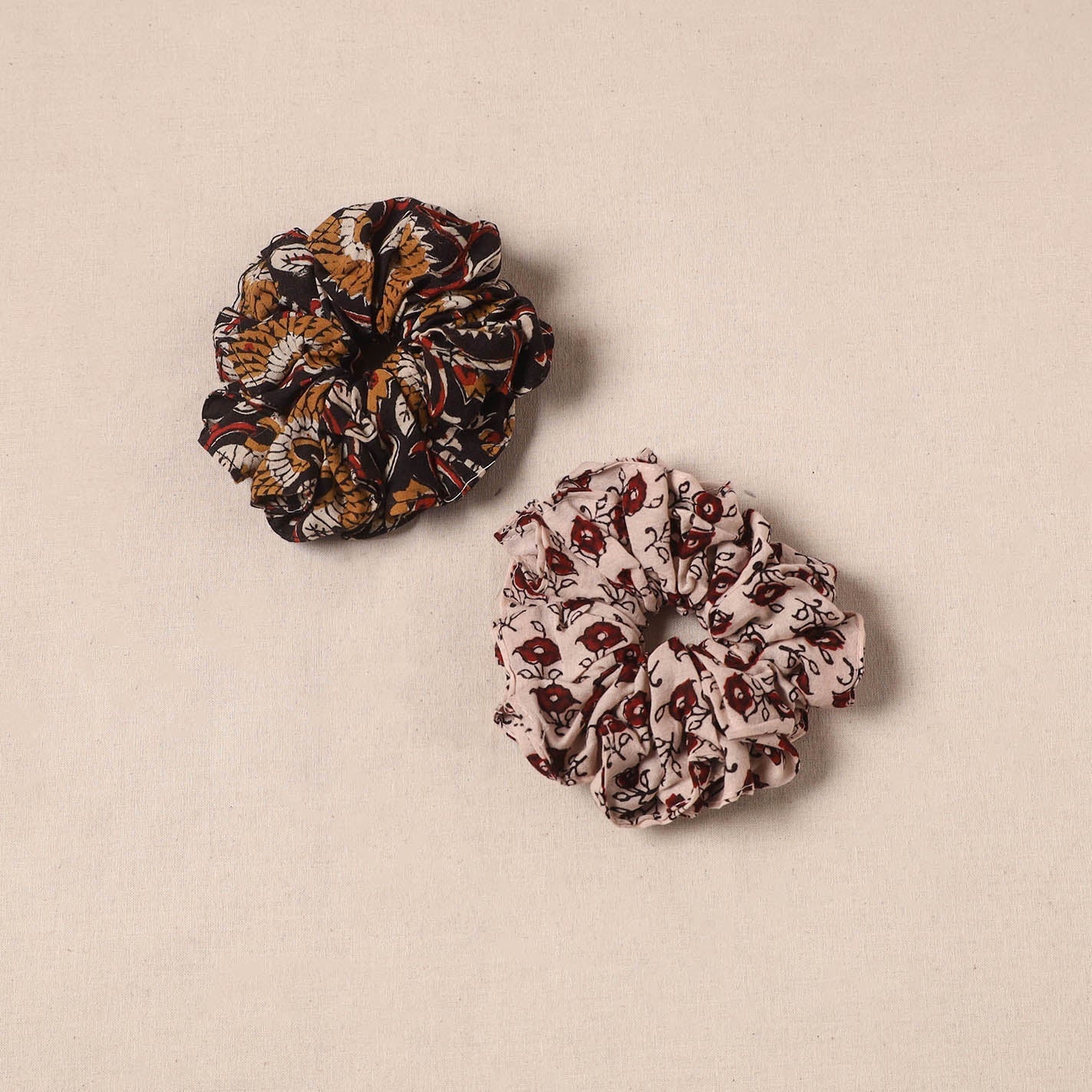 Handmade rubber band/scrunchies (set of 2) 25 - handcrafted