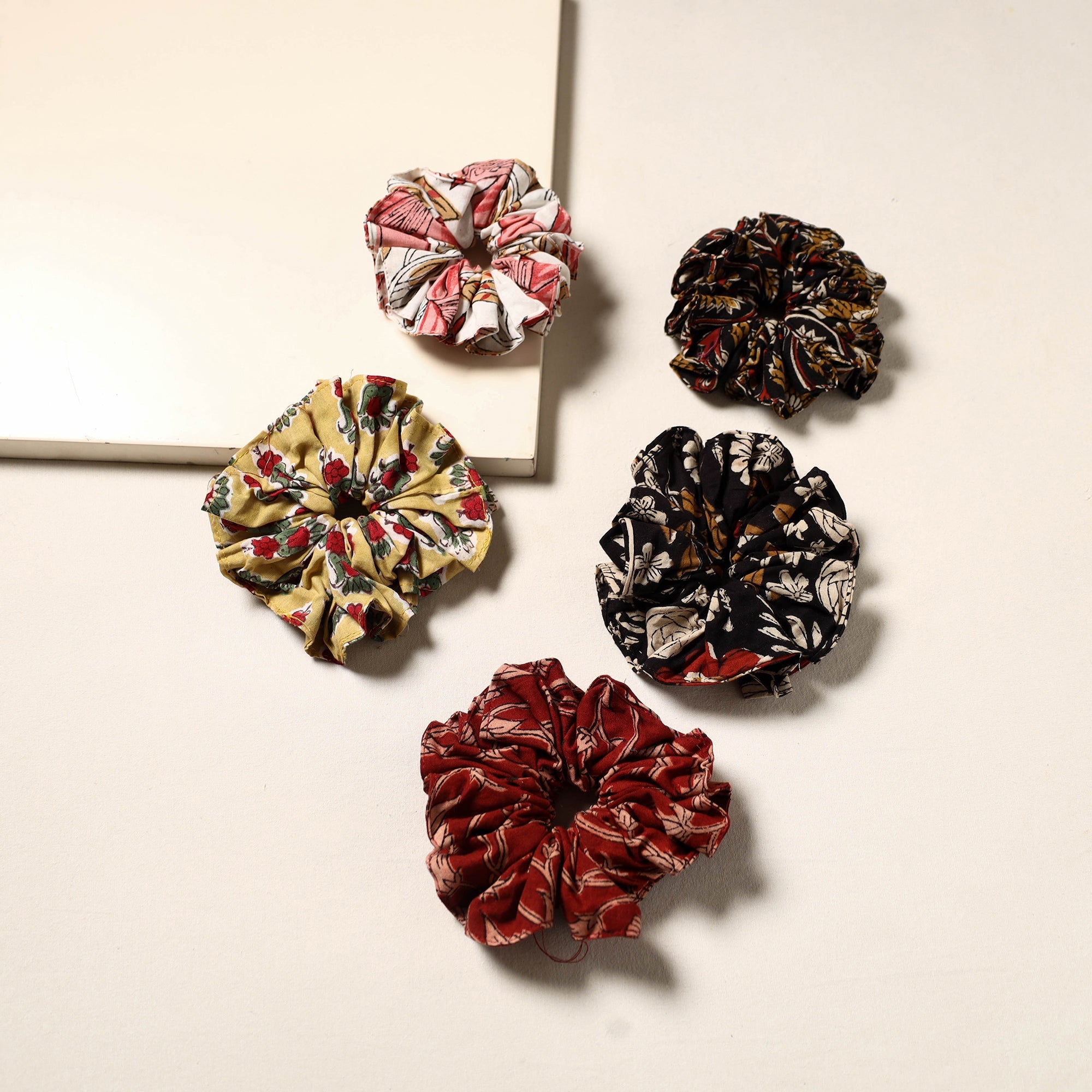 Multicolor - handmade rubber band/scrunchies (set of 5) 01