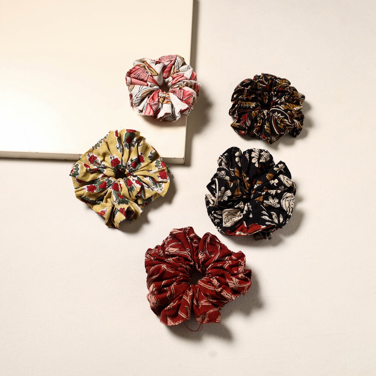 Multicolor - handmade rubber band/scrunchies (set of 5) 01