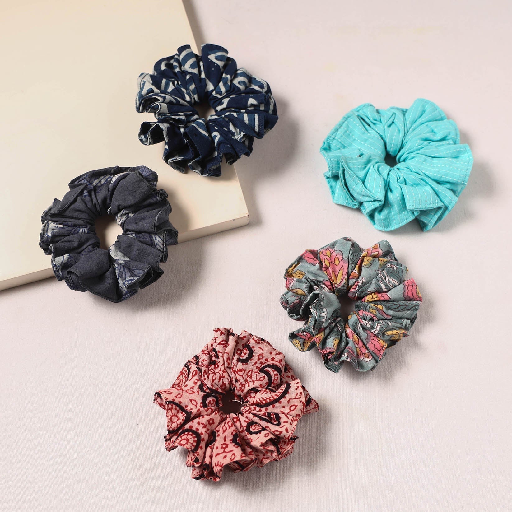 Handmade rubber band/scrunchies (set of 5) 04 - handcrafted