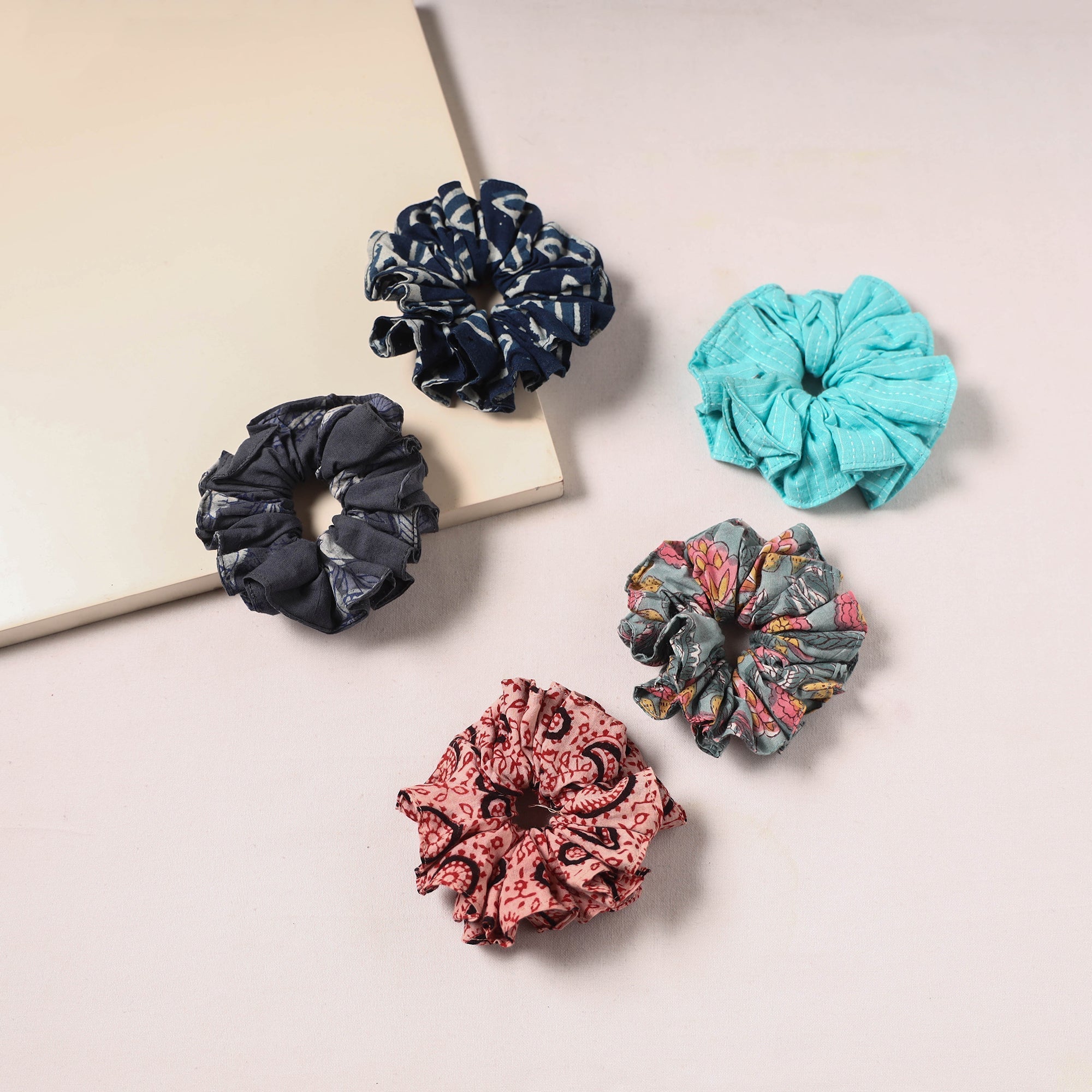 Handmade rubber band/scrunchies (set of 5) 04 - handcrafted