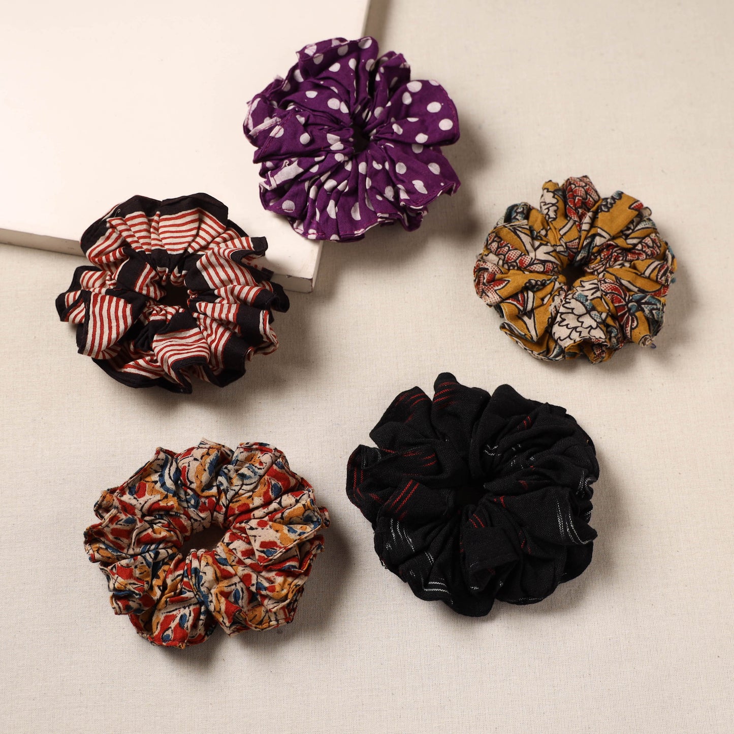 Handmade rubber band/scrunchies (set of 5) 05 - handcrafted