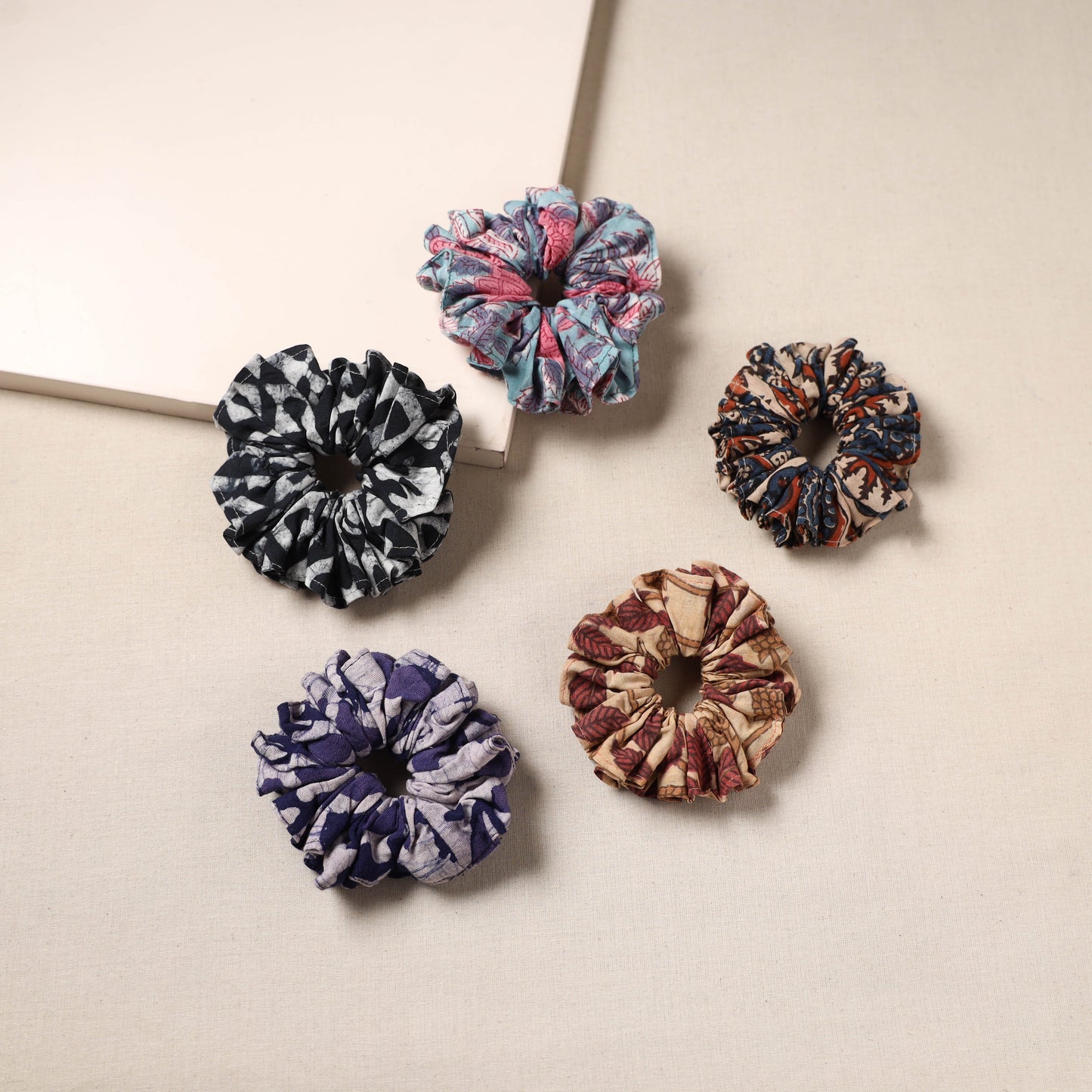 Handmade rubber band/scrunchies (set of 5) 06 - handcrafted