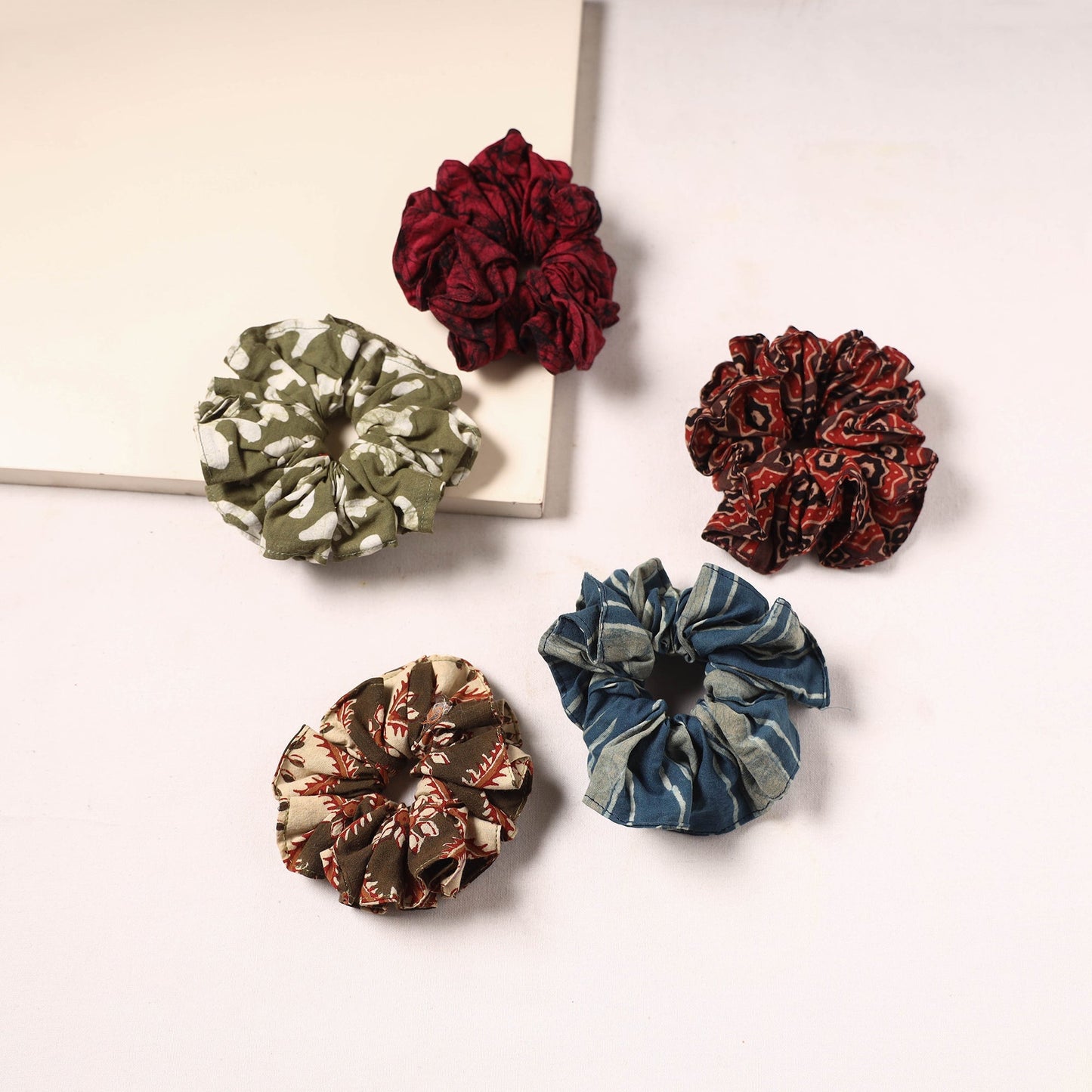 Handmade rubber band/scrunchies (set of 5) 06 - handcrafted