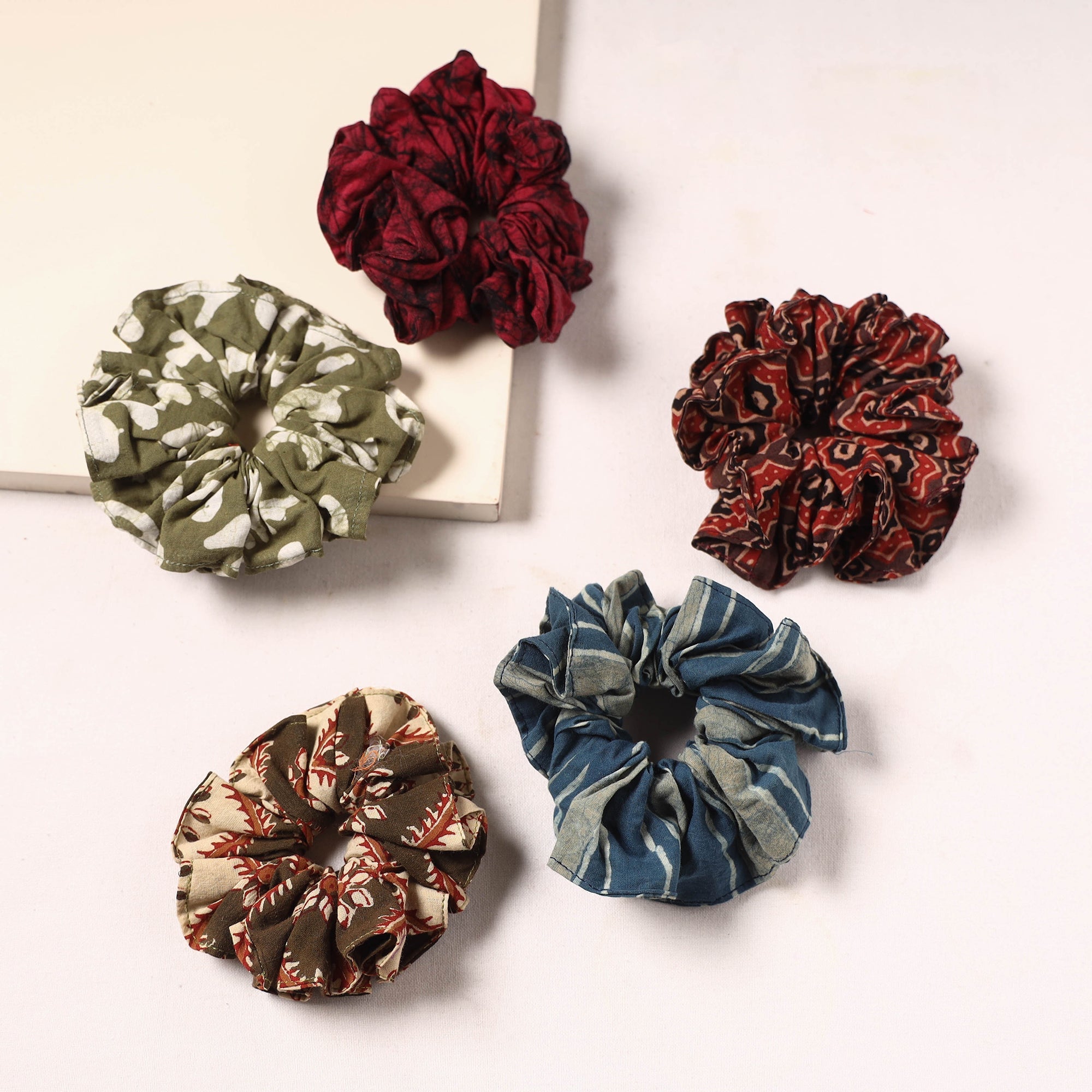 Handmade rubber band/scrunchies (set of 5) 06 - handcrafted