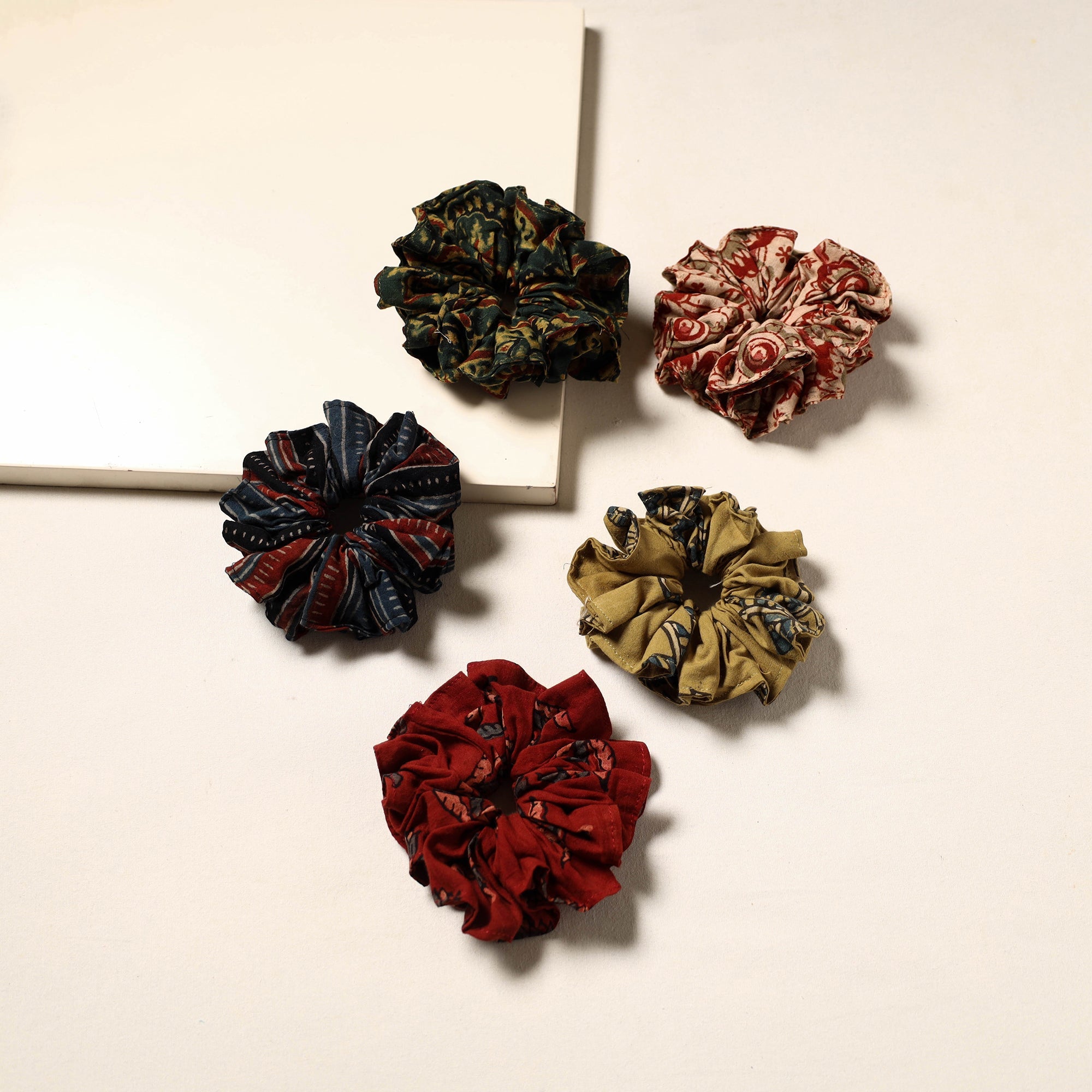 Multicolor - handmade rubber band/scrunchies (set of 5) 08