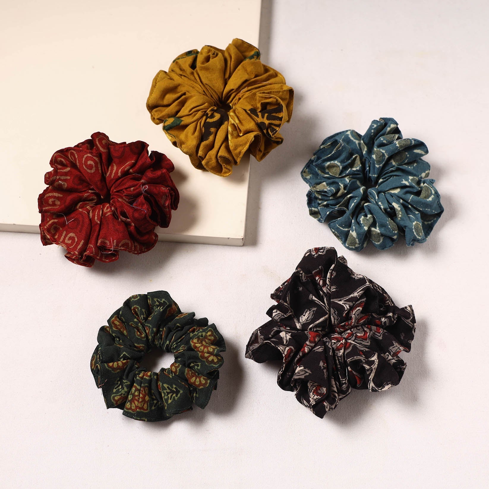 Handmade rubber band/scrunchies (set of 5) 09 - handcrafted