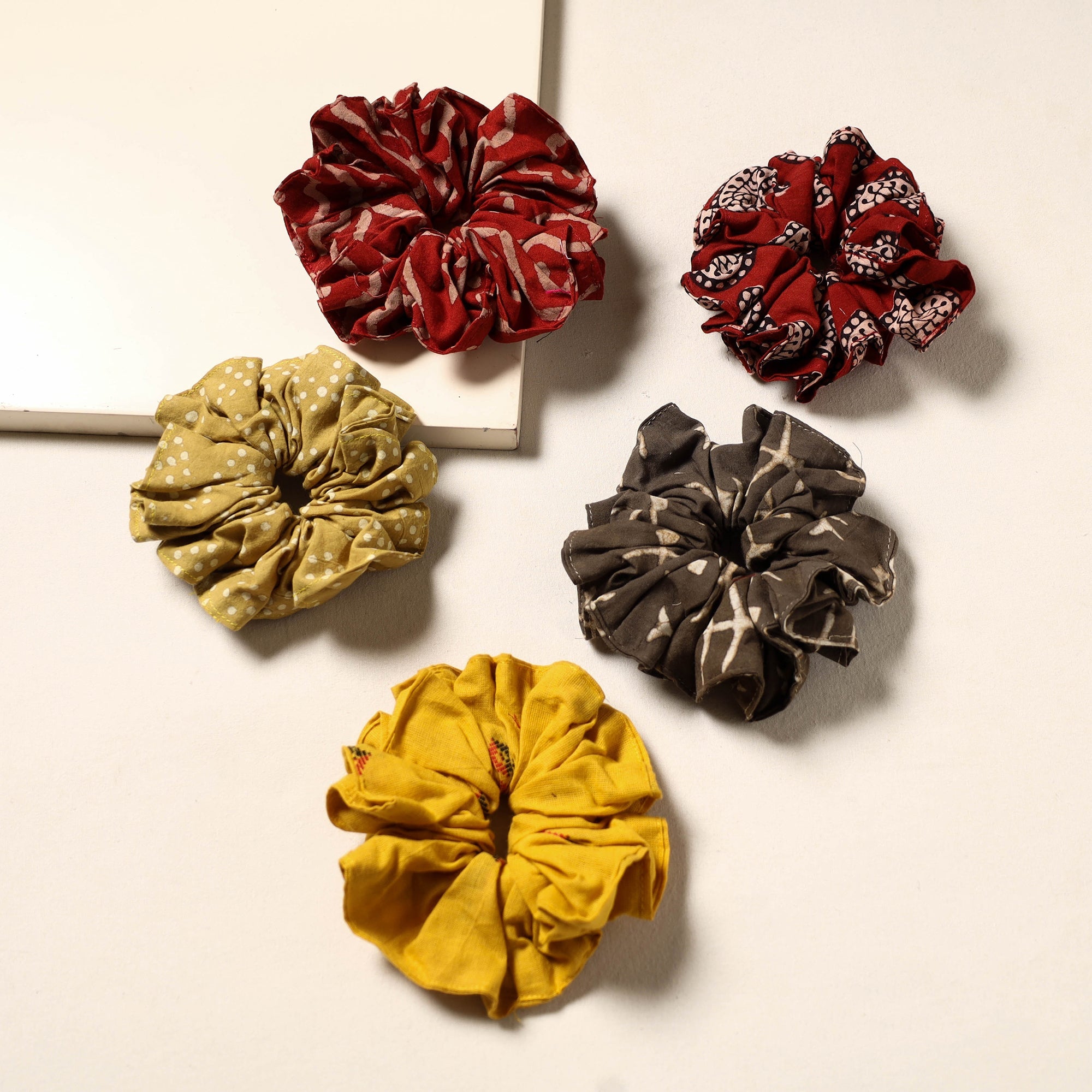 Multicolor - handmade rubber band/scrunchies (set of 5) 10