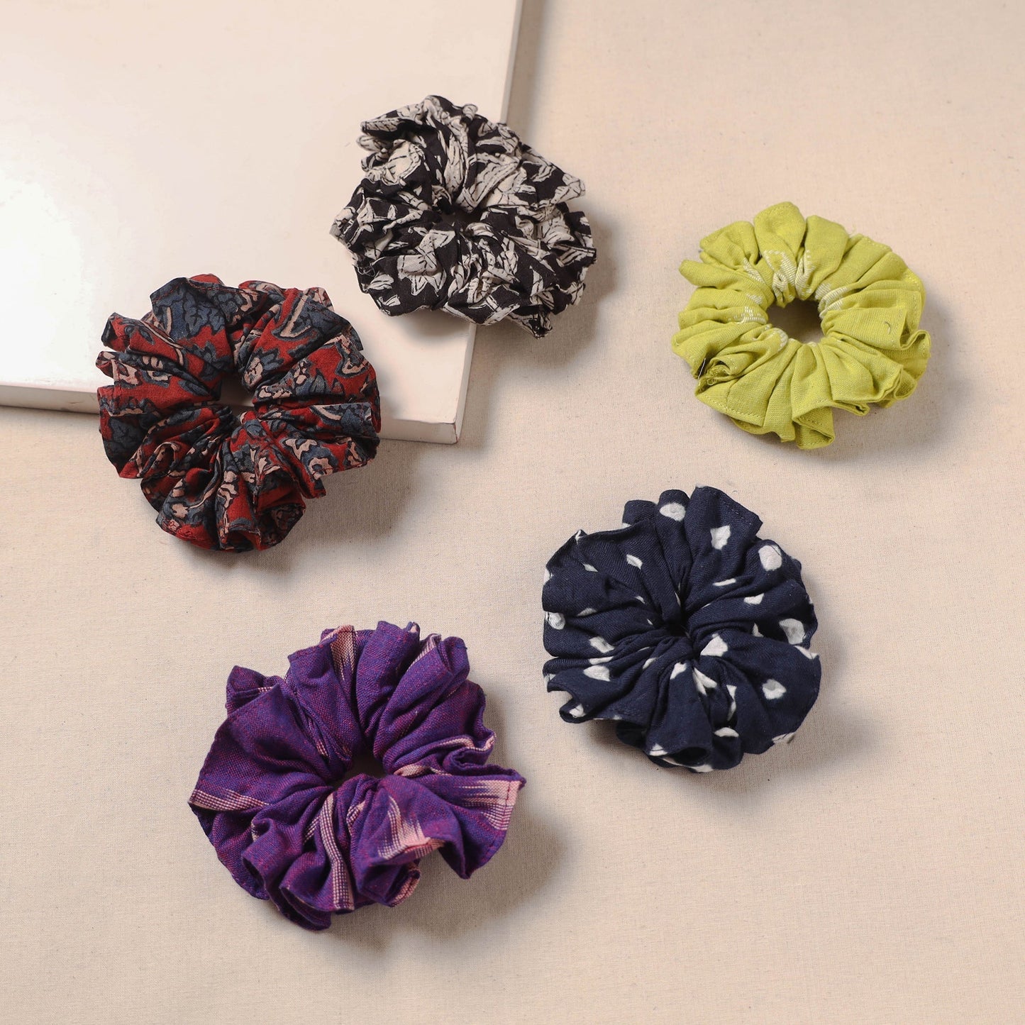 Handmade rubber band/scrunchies (set of 5) 106 - handcrafted