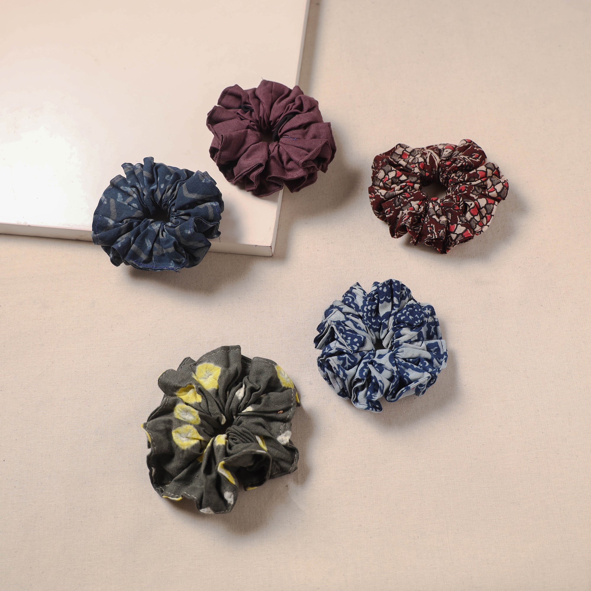 Handmade rubber band/scrunchies (set of 5) 109 - handcrafted