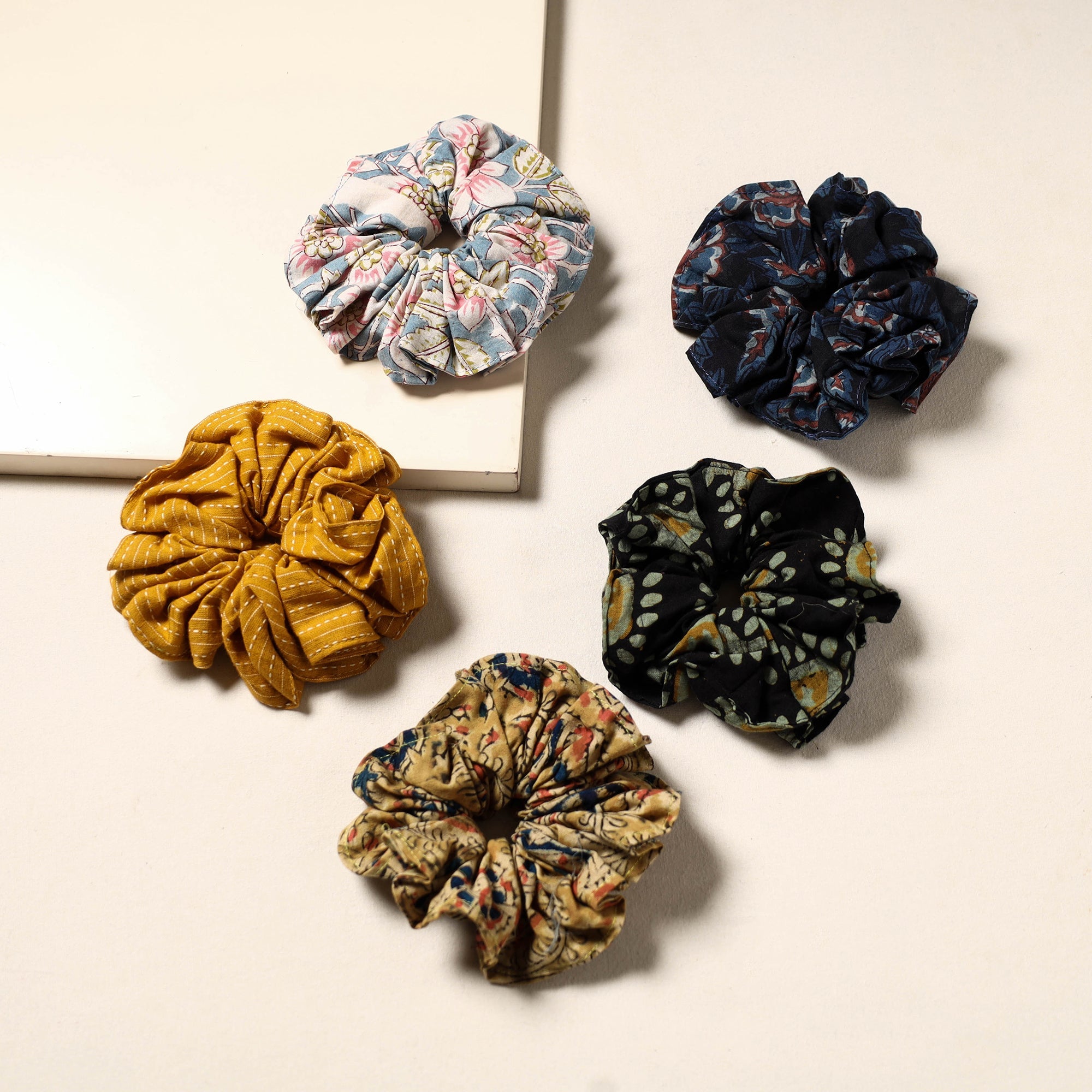 Multicolor - handmade rubber band/scrunchies (set of 5) 11
