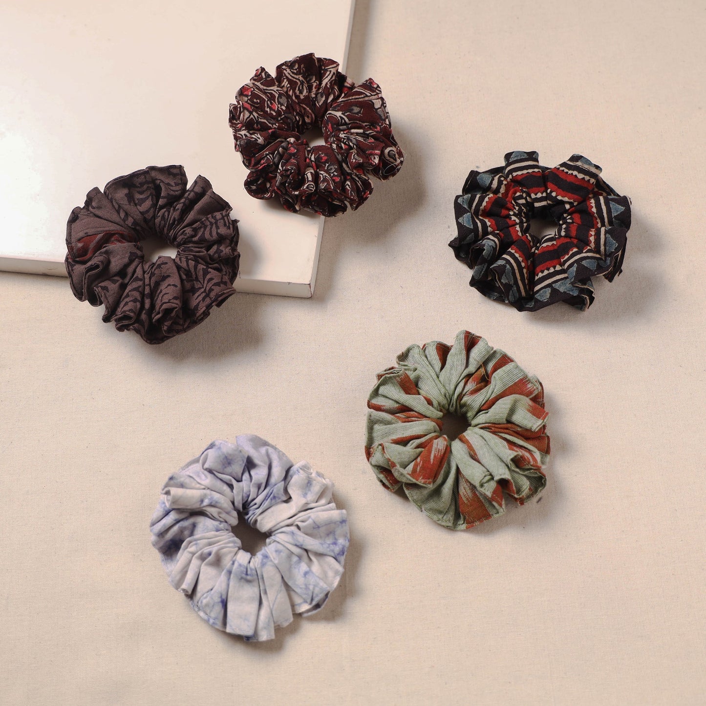 Handmade rubber band/scrunchies (set of 5) 110 - handcrafted