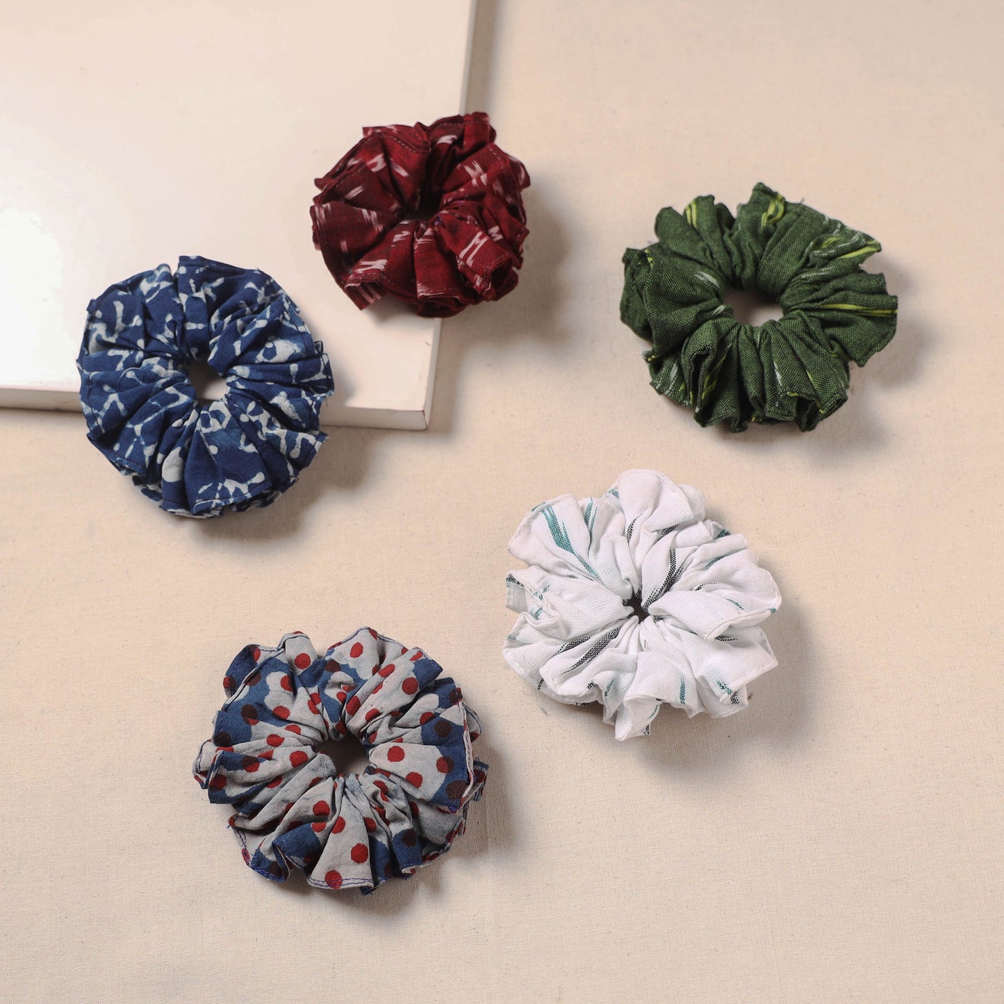 Handmade rubber band/scrunchies (set of 5) 113 - handcrafted
