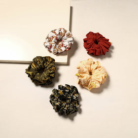 Multicolor - handmade rubber band/scrunchies (set of 5) 15