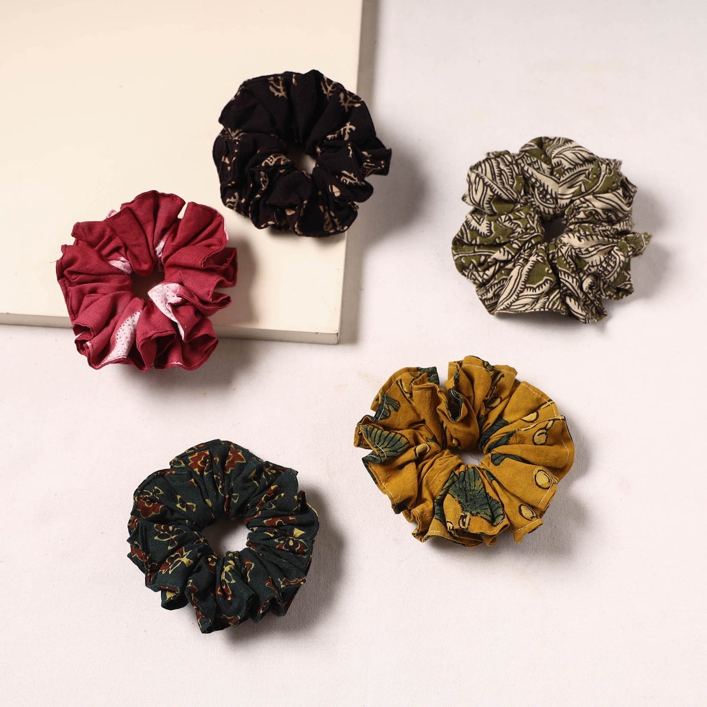 Handmade rubber band/scrunchies (set of 5) 32 - handcrafted