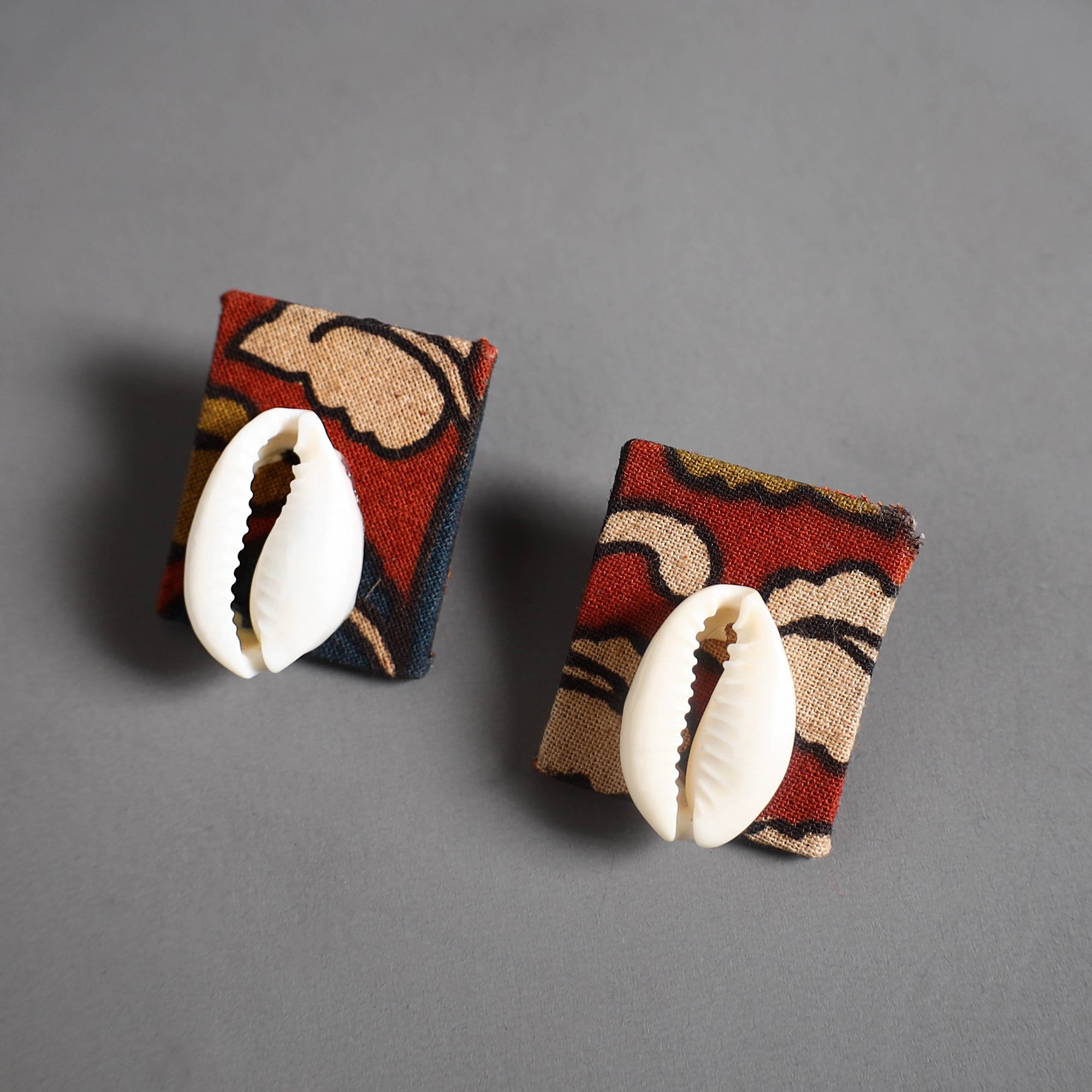 Buy Handmade Shell Jute Fabart Necklace Set Online