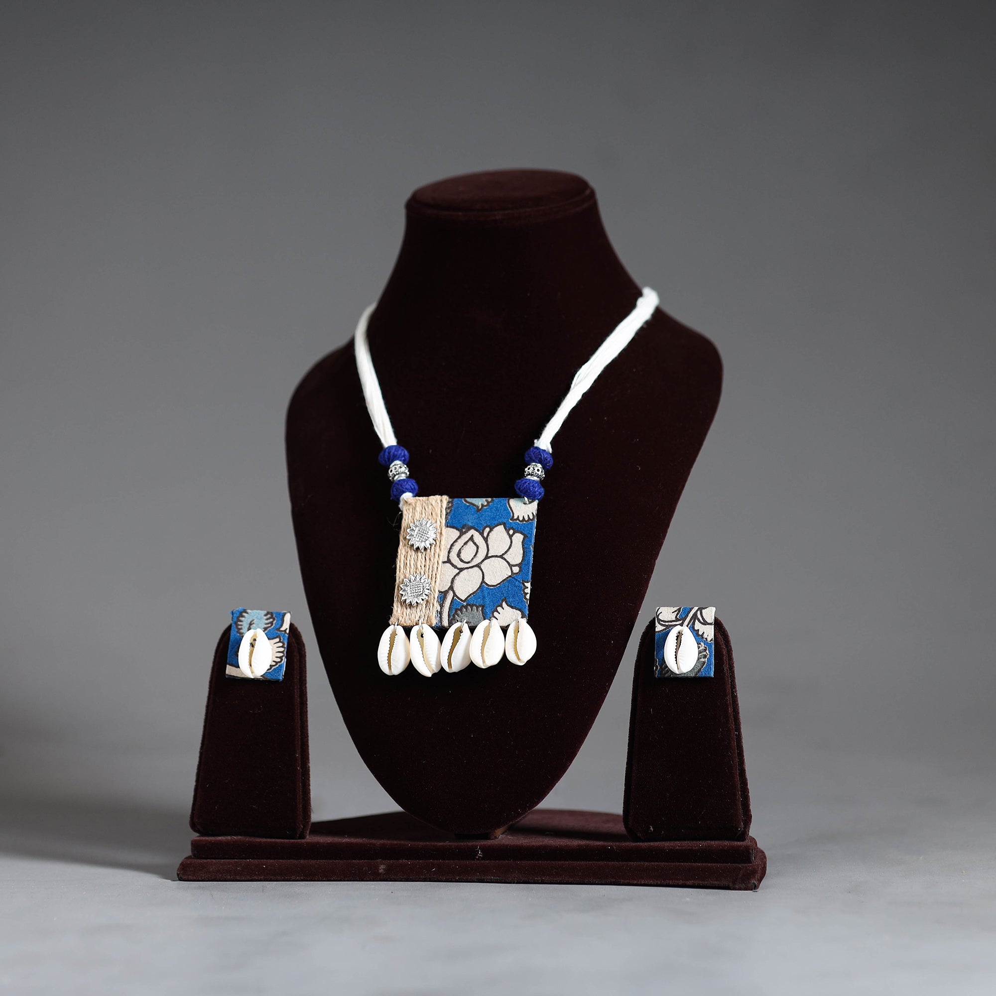 Handmade Shell Jute Fabart Necklace Set 29