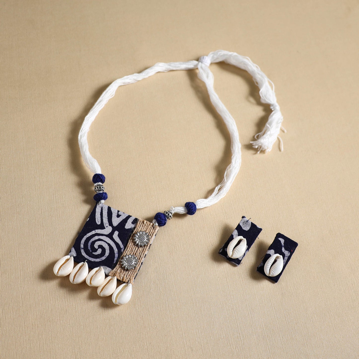 Handmade Shell Jute Fabart Necklace Set 35