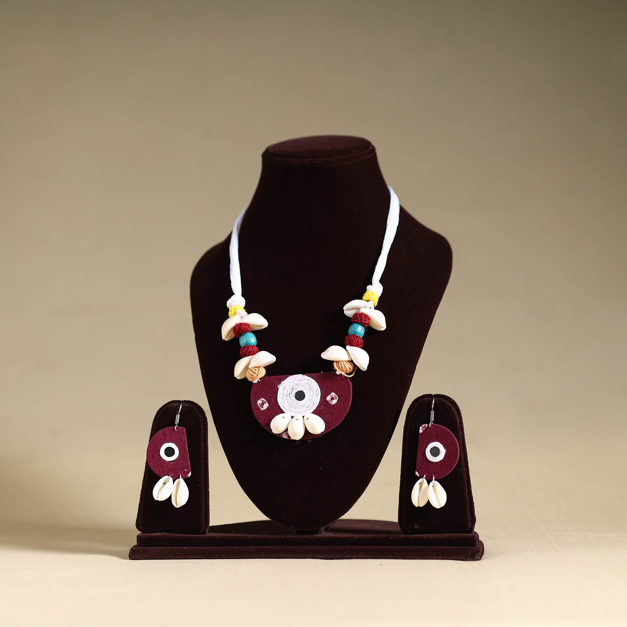 Handmade Shell Work Fabart Necklace Set 10