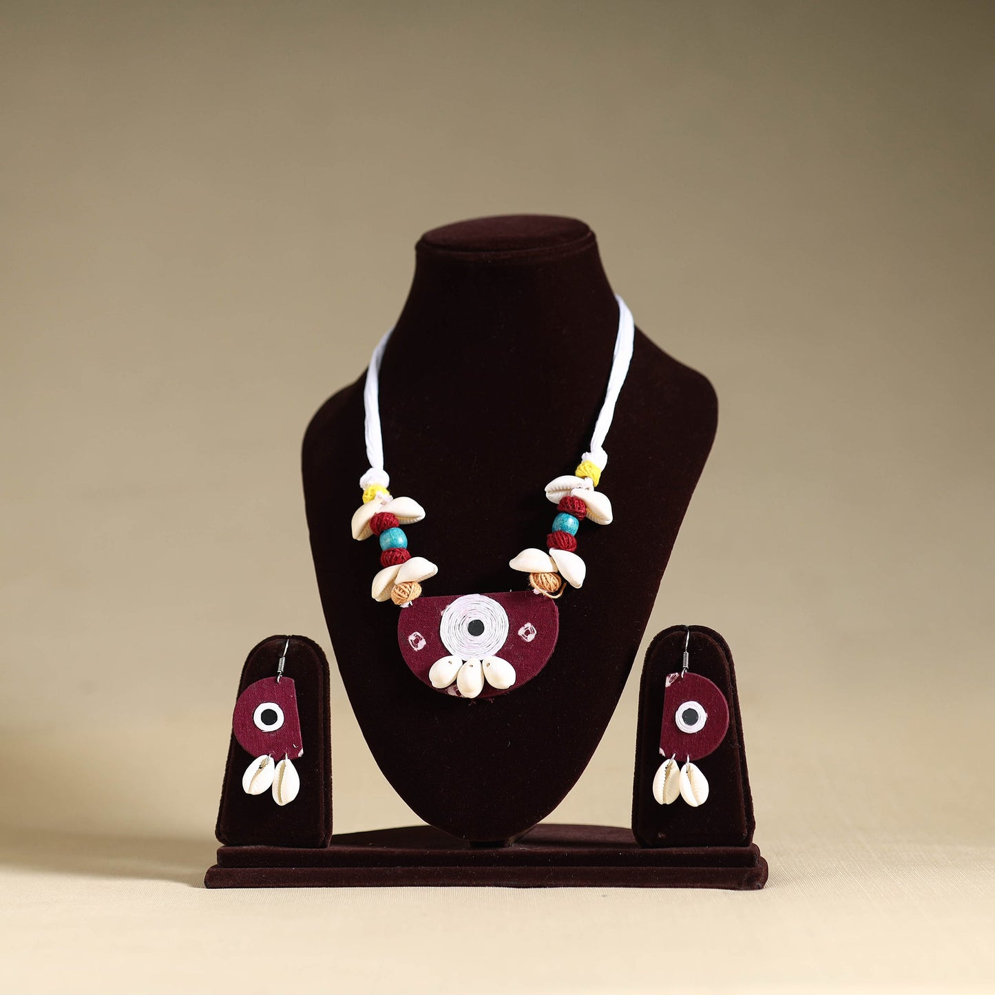 Handmade Shell Work Fabart Necklace Set 10