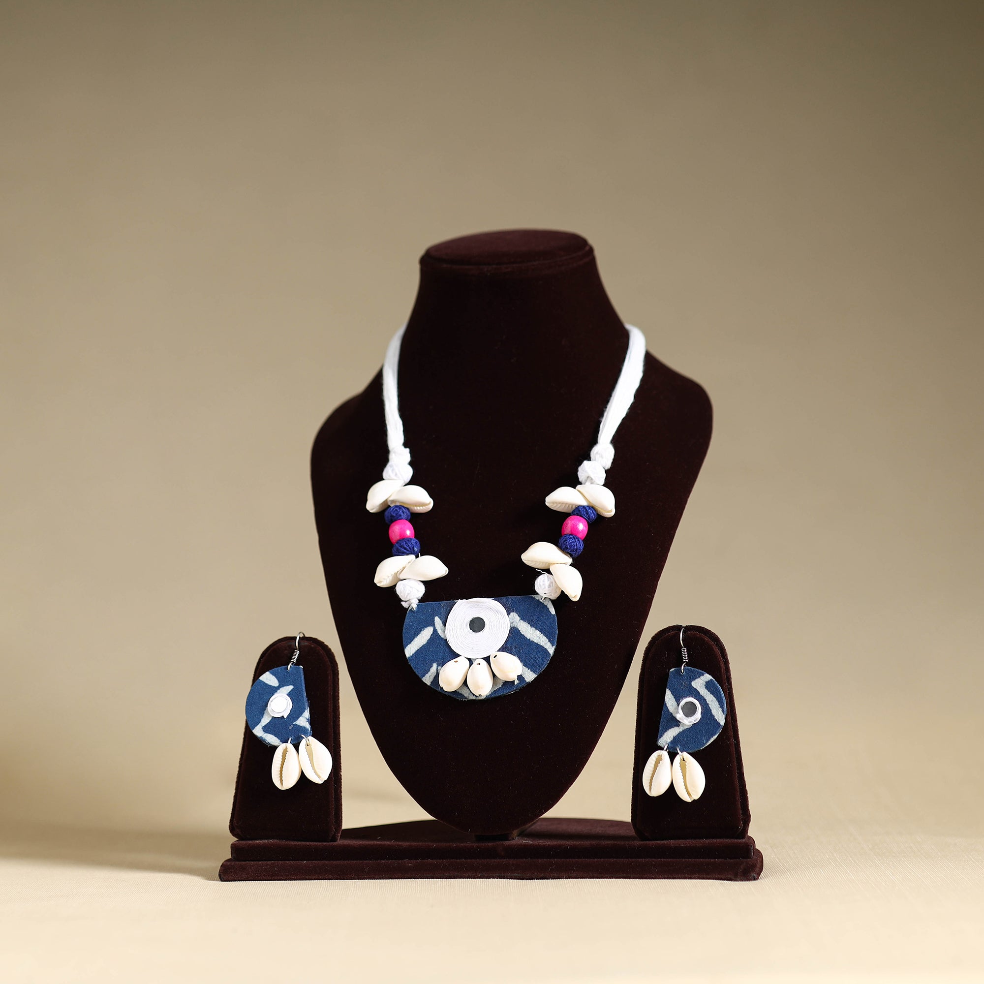 Handmade Shell Work Fabart Necklace Set 14