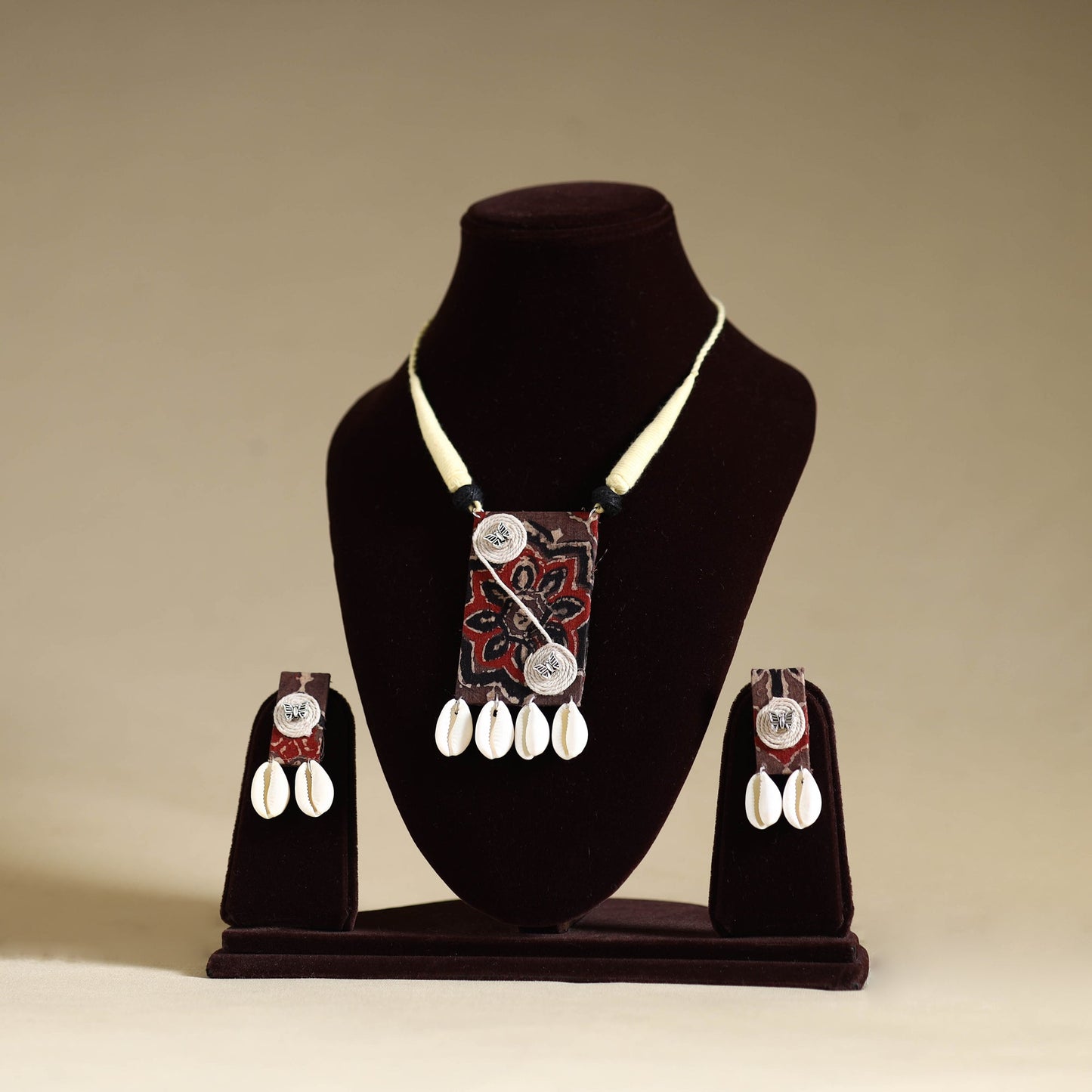 Buy Handmade Shell Work Fabart Necklace Set