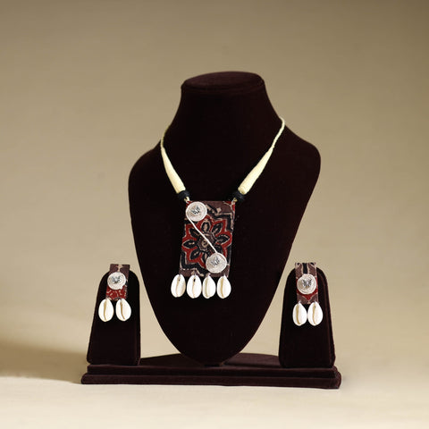 Buy Handmade Shell Work Fabart Necklace Set