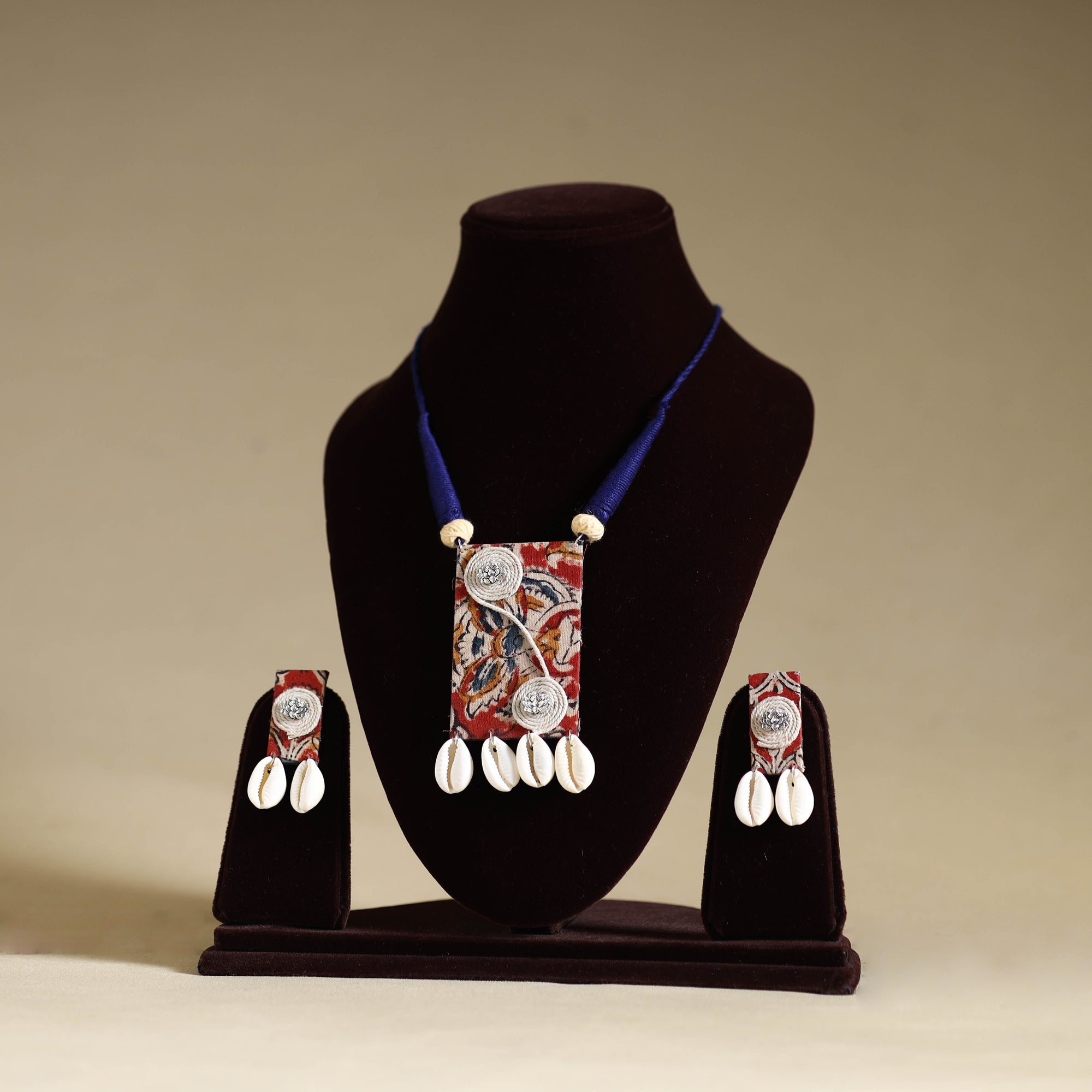  Handmade Shell Work Fabart Necklace Set