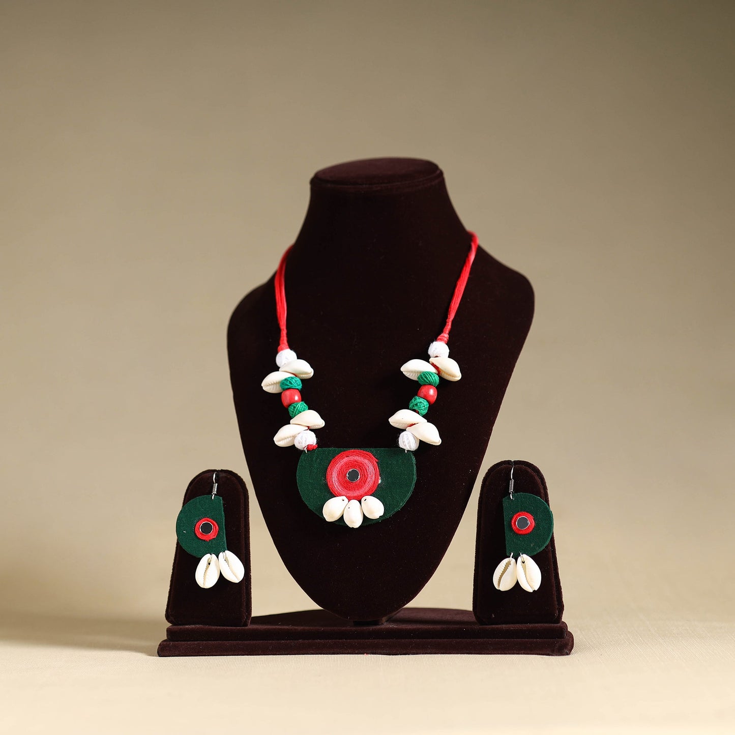 Handmade Shell Work Fabart Necklace Set 22