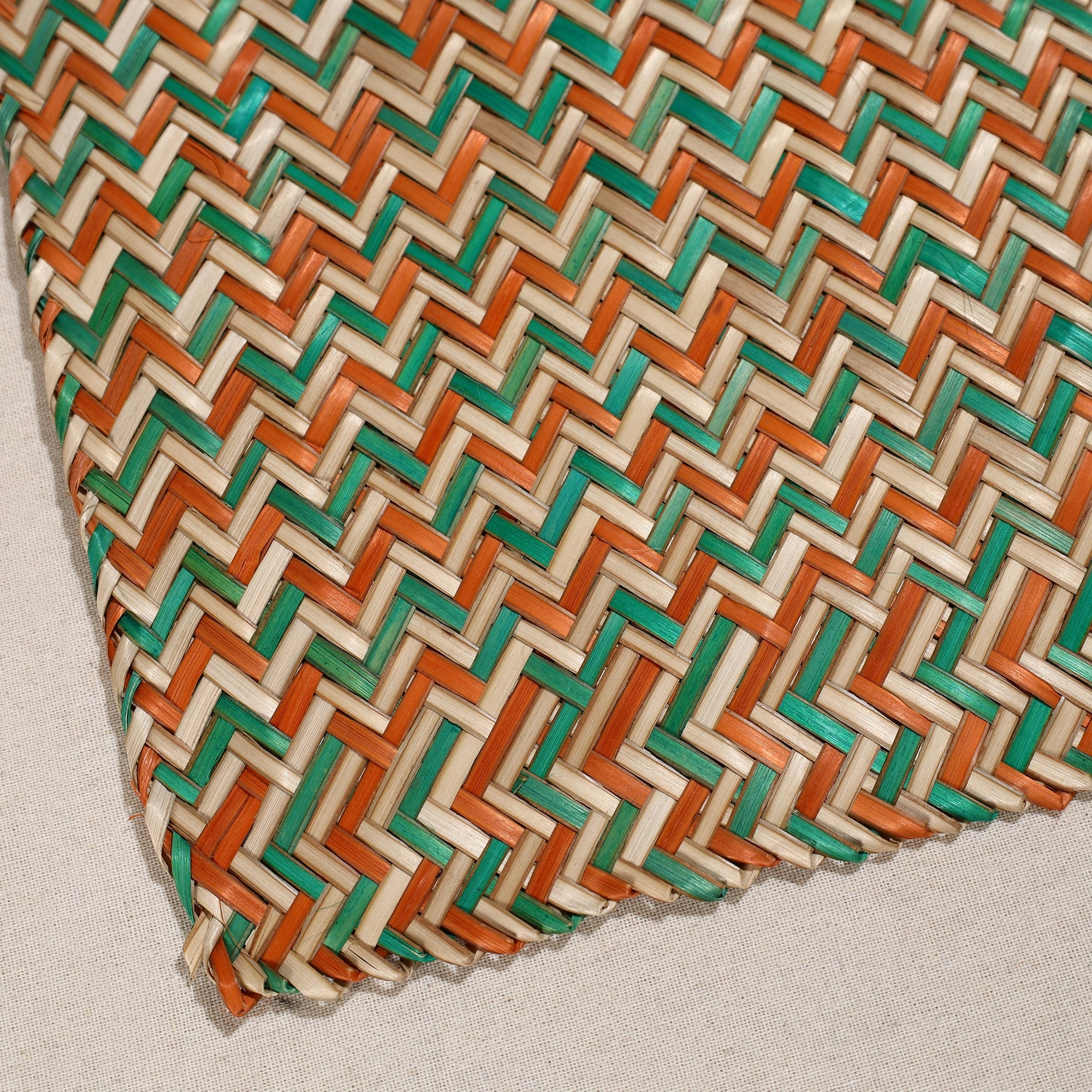  Multicolor Handmade Water Hyacinth Placemat from Assam (20 x 13 in)