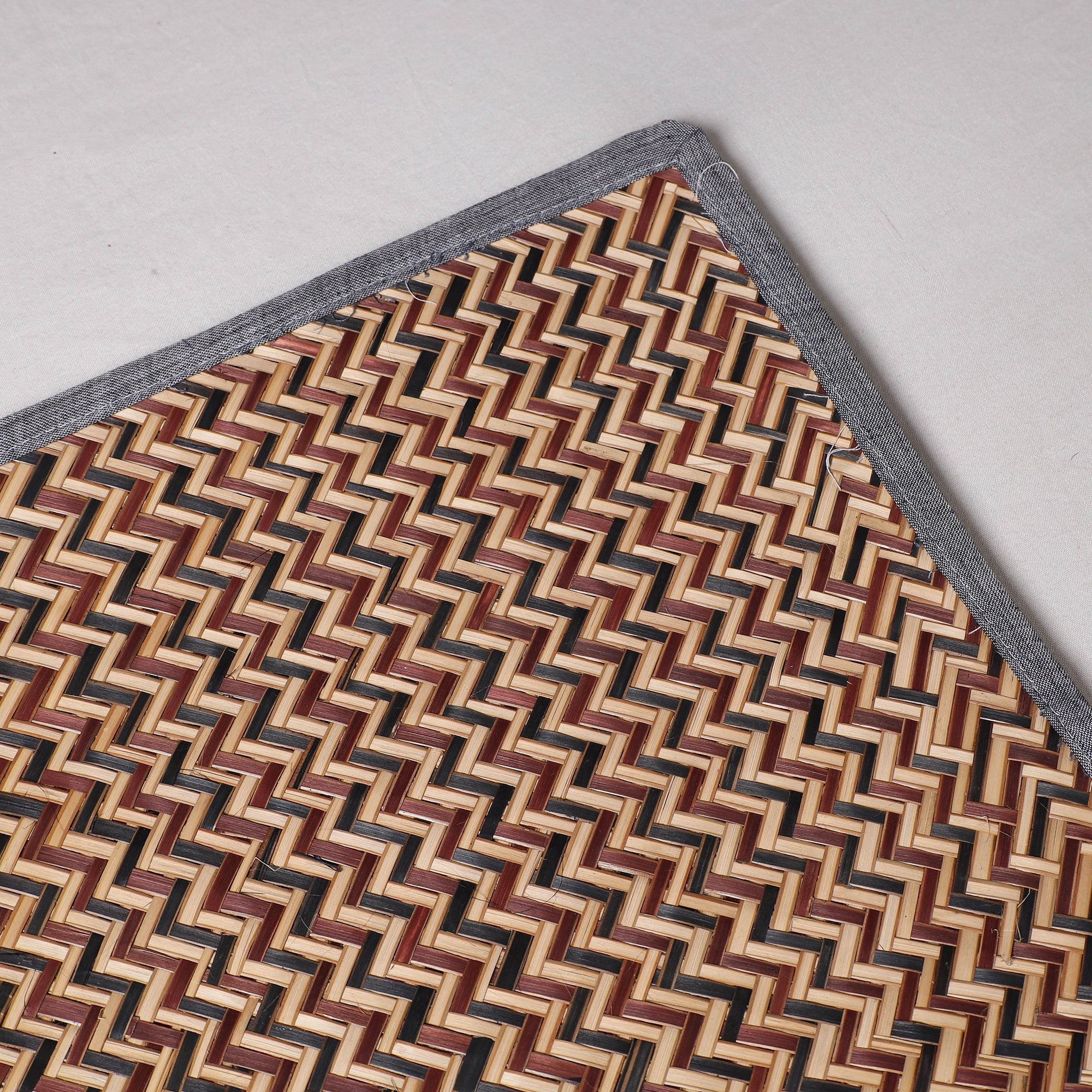  Multicolor Handmade Water Hyacinth Table Mat from Assam