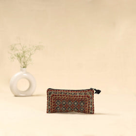 Kutch node bhori hand embroidered clutch purse 25