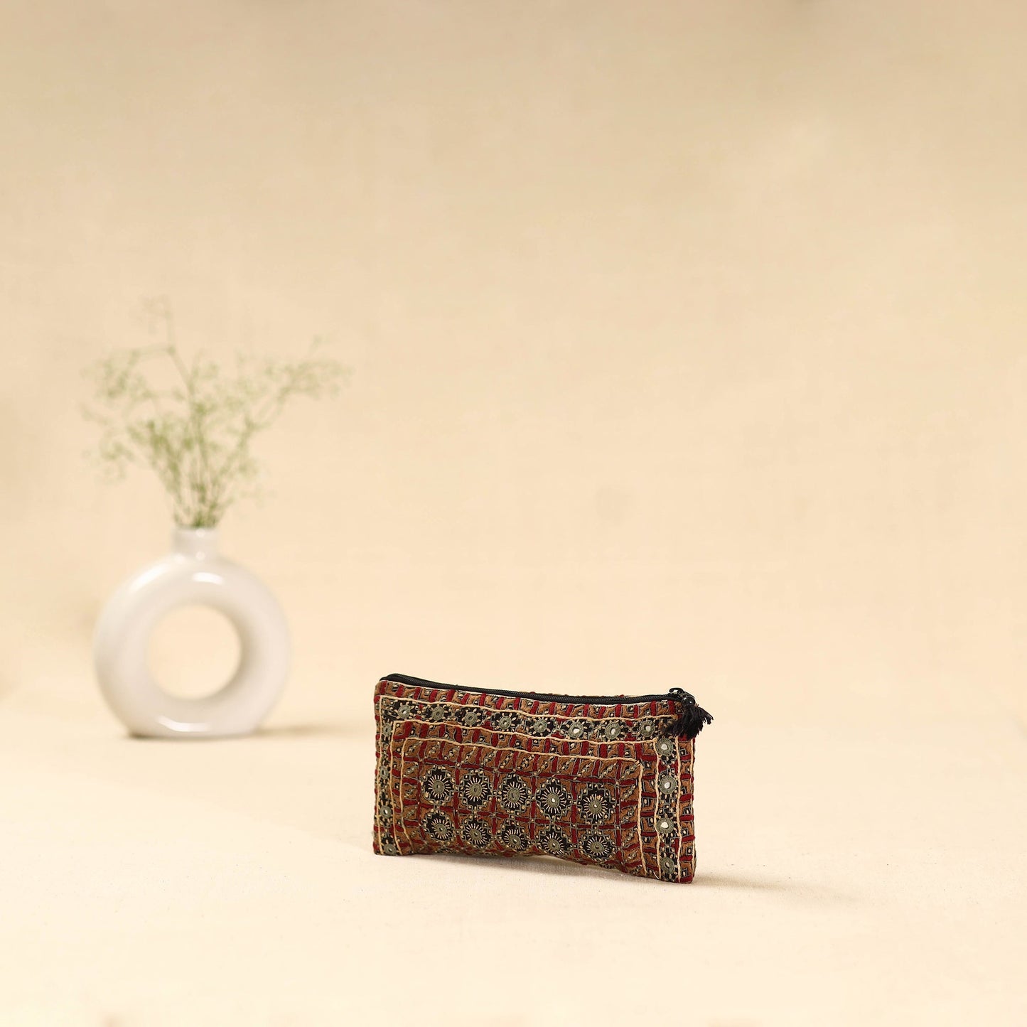 Kutch node bhori hand embroidered clutch purse 25